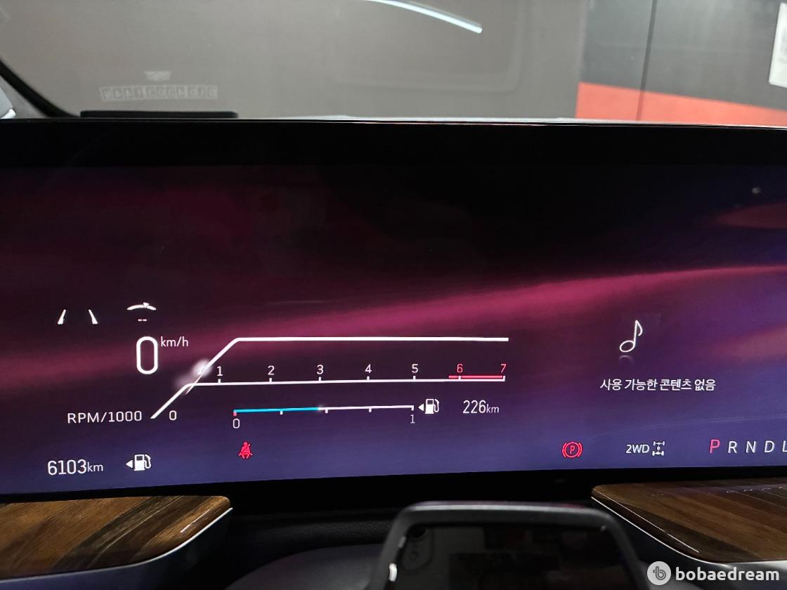 Cadillac Escalade 6.2 ESV 4WD Sport Platinum 7