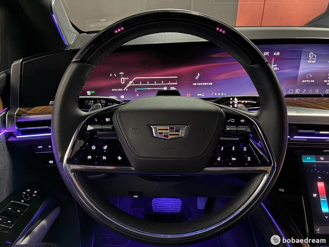 Cadillac Escalade 6.2 ESV 4WD Sport Platinum 8