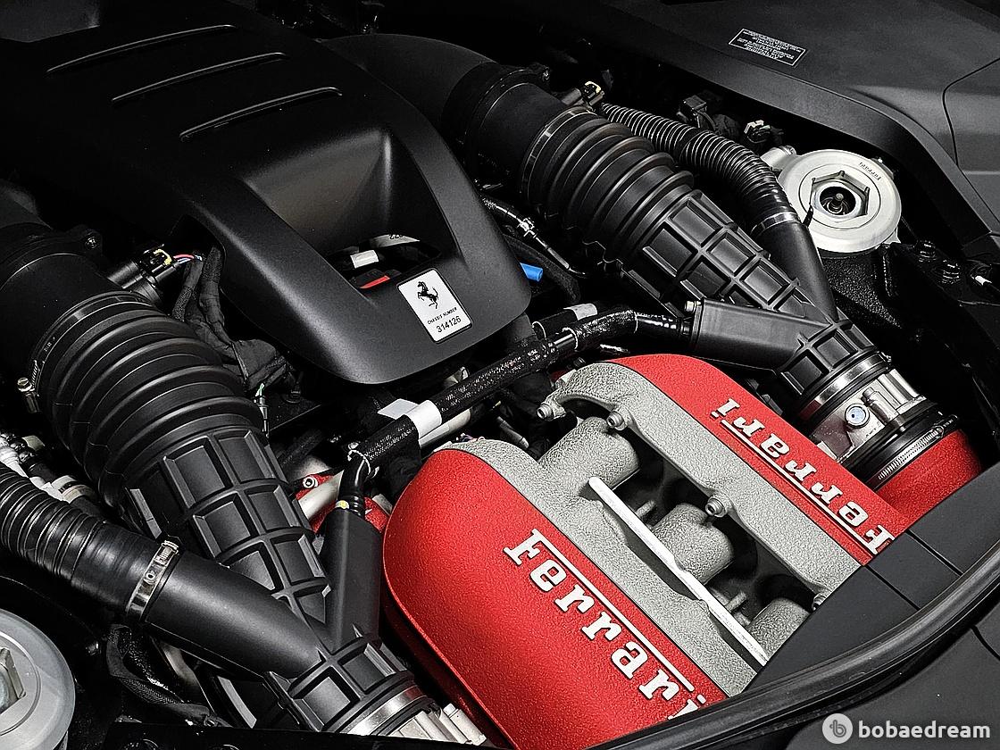 Ferrari Purosangue 6.5 V12 6