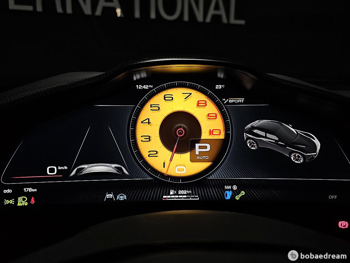 Ferrari Purosangue 6.5 V12 7