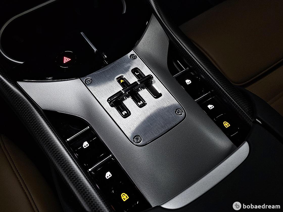 Ferrari Purosangue 6.5 V12 8