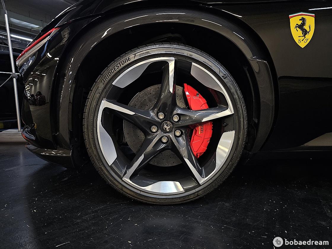 Ferrari Purosangue 6.5 V12 10